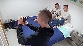 Amateur Cam With Angel Cruz Fucked Bareback By Koldo Goran – ViktorRom